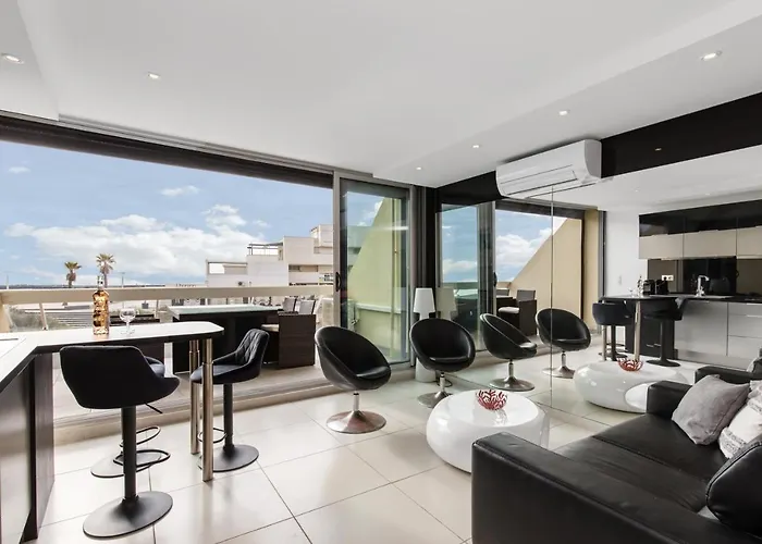 Daire Red Coral Heliopolis Naturiste *