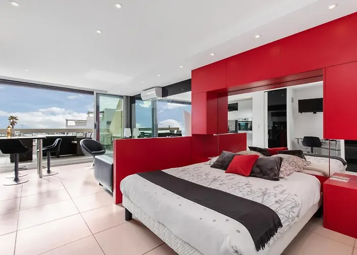 Red Coral Heliopolis Naturiste Daire *